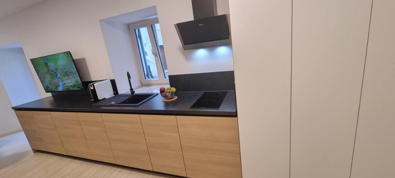 Dea Del Mar Apartments Izola Bagian luar foto