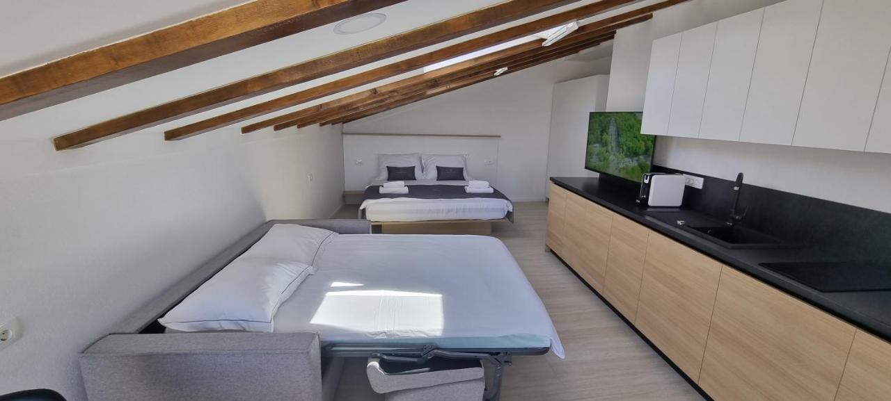 Dea Del Mar Apartments Izola Bagian luar foto