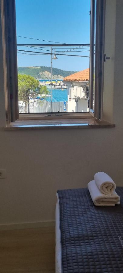 Dea Del Mar Apartments Izola Bagian luar foto