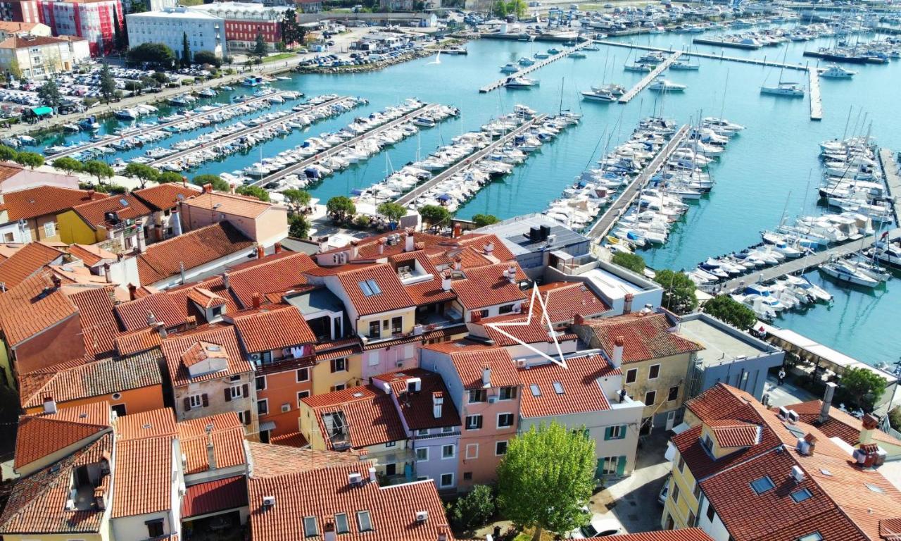 Dea Del Mar Apartments Izola Bagian luar foto