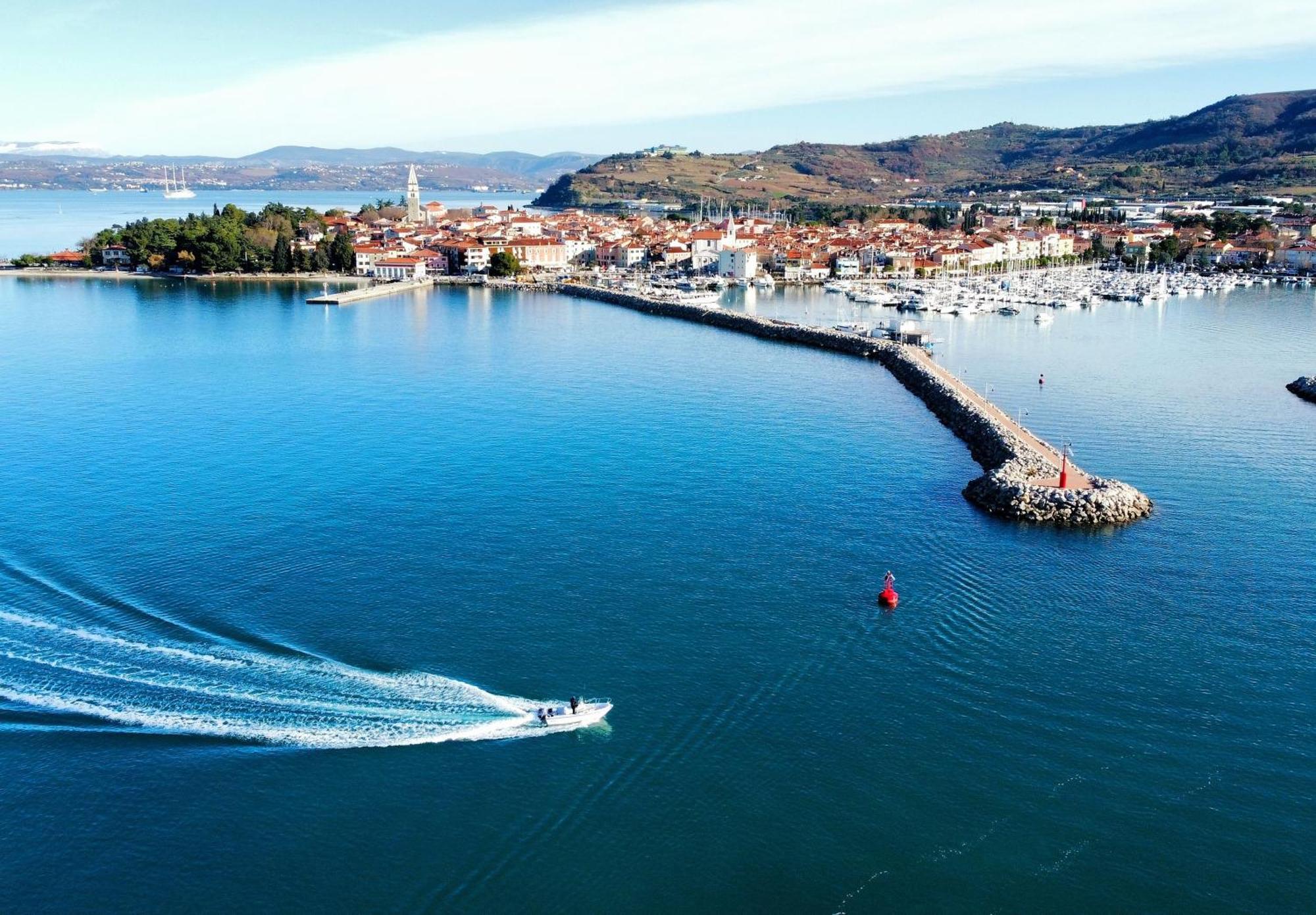 Dea Del Mar Apartments Izola Bagian luar foto