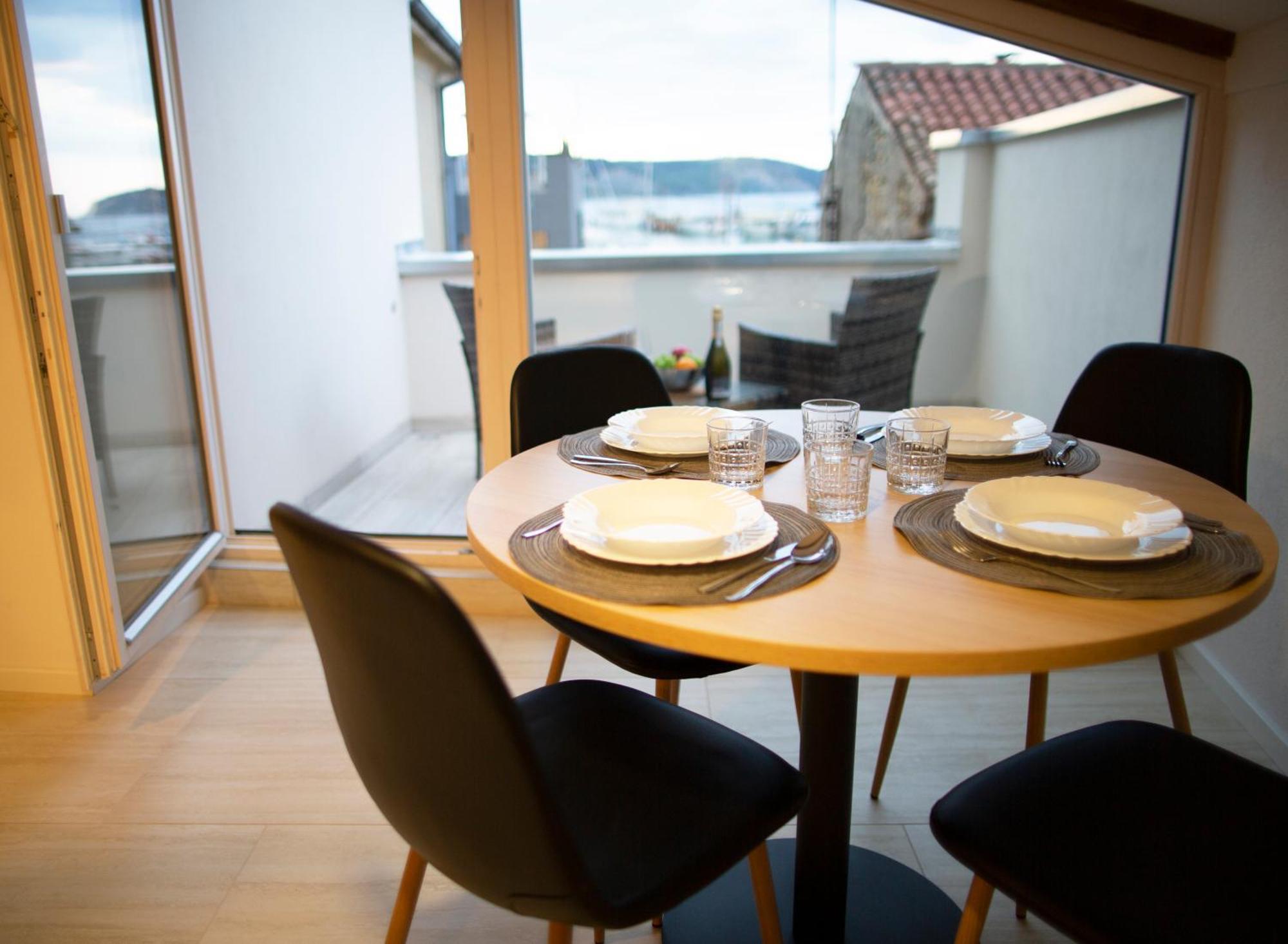 Dea Del Mar Apartments Izola Bagian luar foto