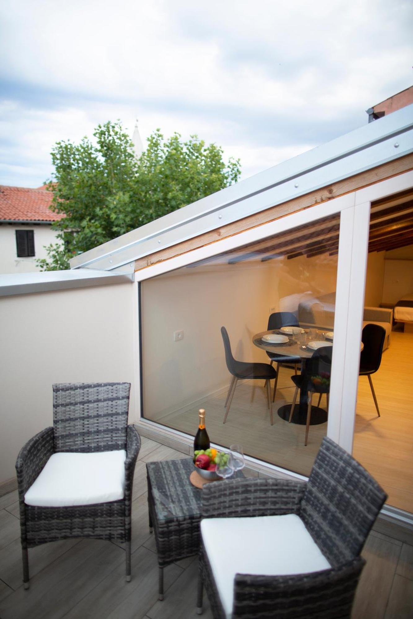 Dea Del Mar Apartments Izola Bagian luar foto